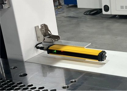 Product sensing grating